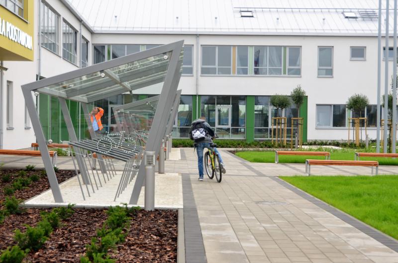 Szkoła w Zielonkach zaprasza na rowerach